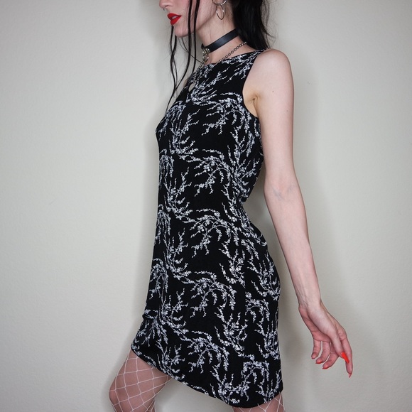 Sold - Picture 2 of 4